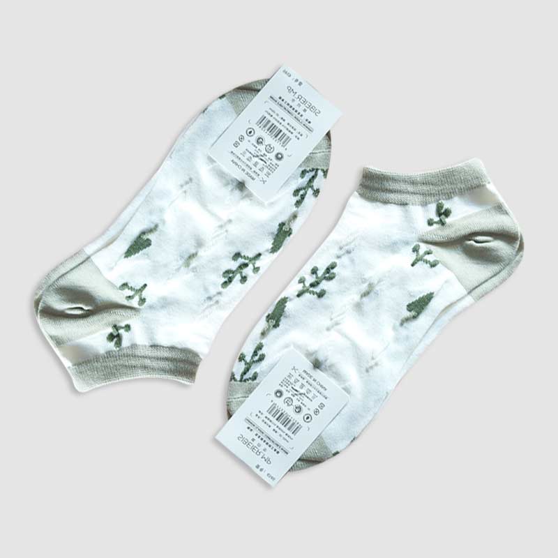 جوراب مچی زنانه طرحدار کرم برجسته‎‎ - طرح3