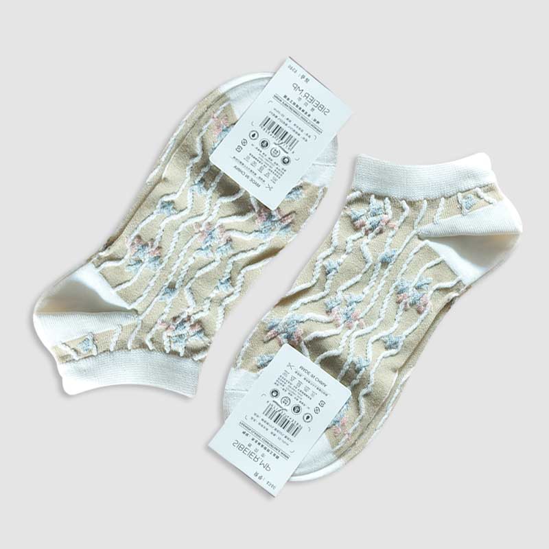 جوراب مچی زنانه طرحدار کرم برجسته‎‎ - طرح5