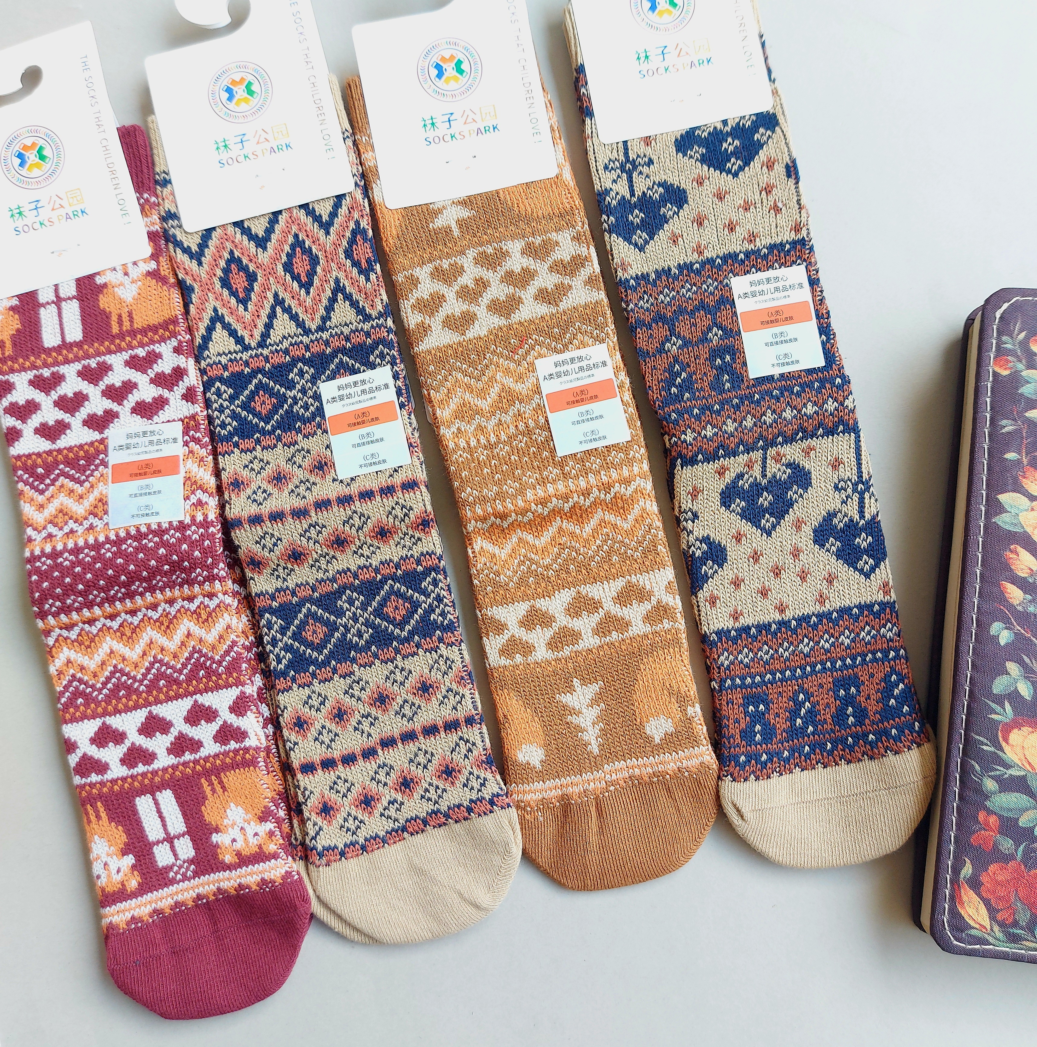جوراب پشمی زنانه طرح تار و پود Socks park